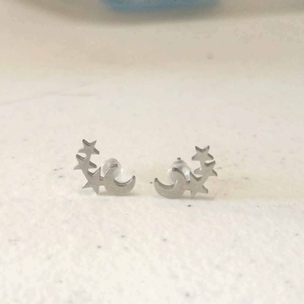 NEW 🌙🌠Tiny hypoallergenic studs sun moon stars celestial pierced earrings - Picture 4 of 6